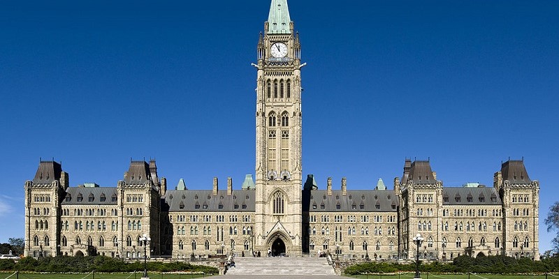 Ottawa expanding its share of government spending in Canada
