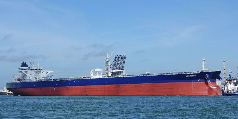 Senate committee rejects oil tanker ban